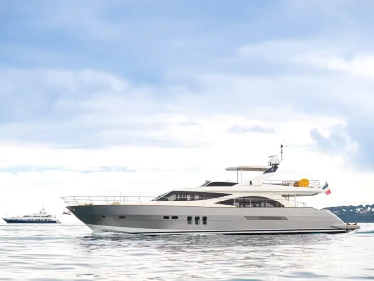 Pronájem lodi Guy Couach Guy Couach 2300 v Antibes na Samboatu