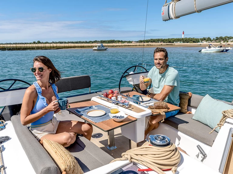 Pronajmout si Dufour Dufour 37 v Donji Seget