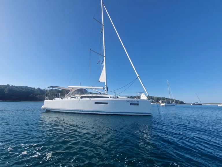 Pronájem lodi Jeanneau Sun Odyssey 380 v Pula na Samboatu