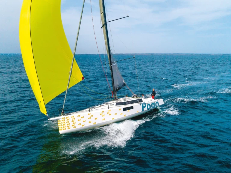 Pogo Structures Pogo 44 jednotlivci a charterové společnosti v La Trinité-sur-Mer