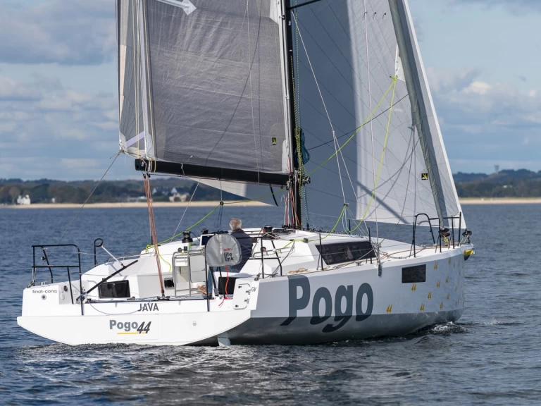 Pronajmout si Pogo Structures Pogo 44 v La Trinité-sur-Mer