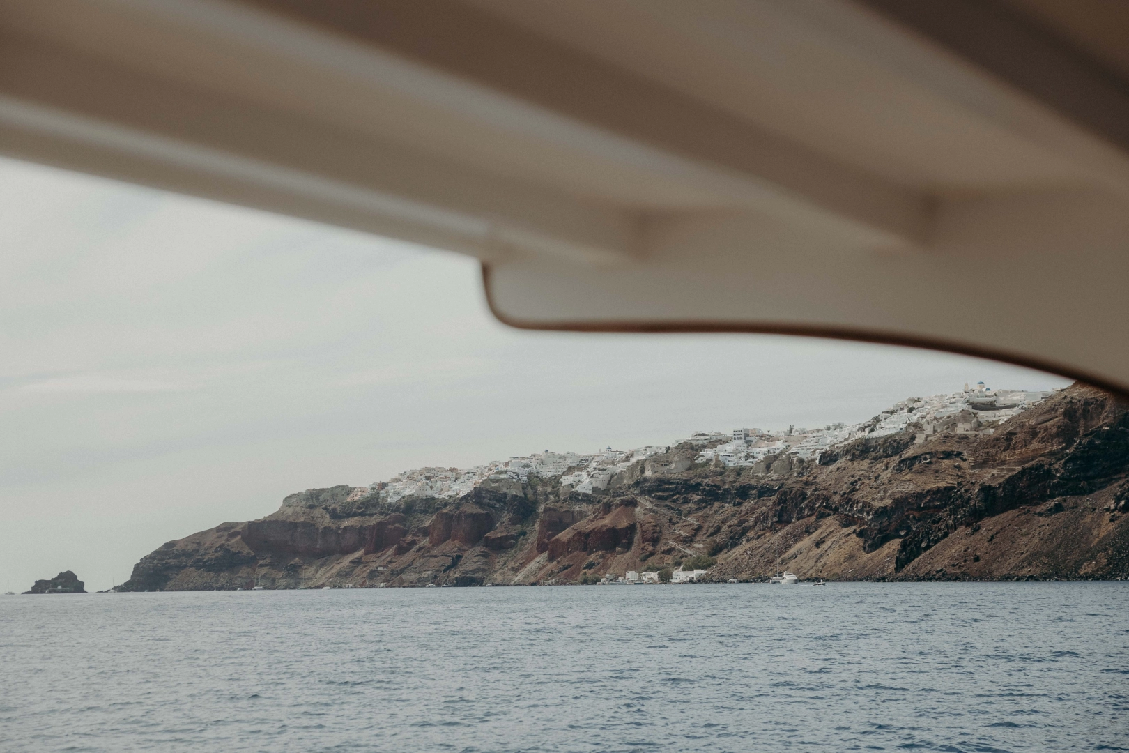 Pronajmout si Custom Made Trehandiri v Oía