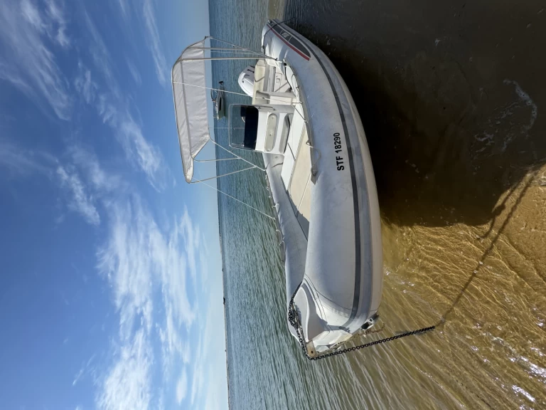 Pronajmout Polotuhá loď se skipperem či ne Selva v Les Issambres