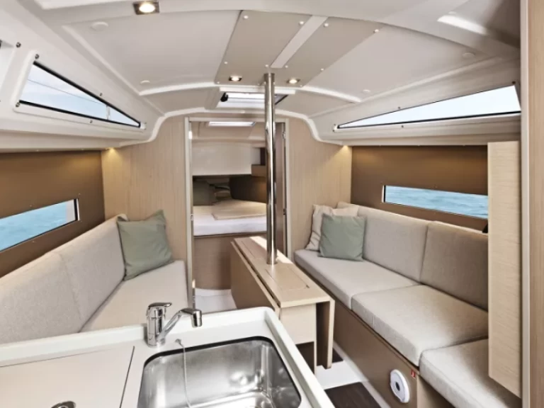 Pronájem lodi Bénéteau Oceanis 30.1 v Toulon na Samboatu