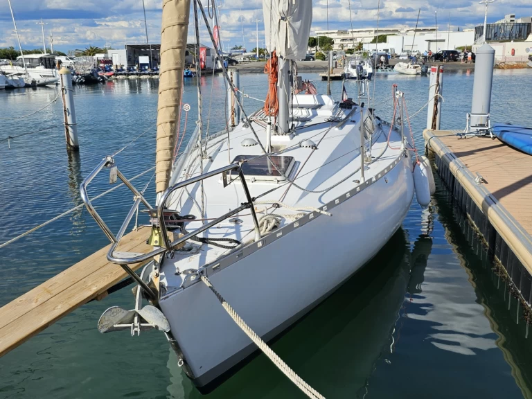 Pronajmout si Bénéteau First 30 v Port-Camargue