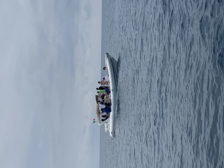 Pronajmout si Stingher Stingher 800gt v Panarea