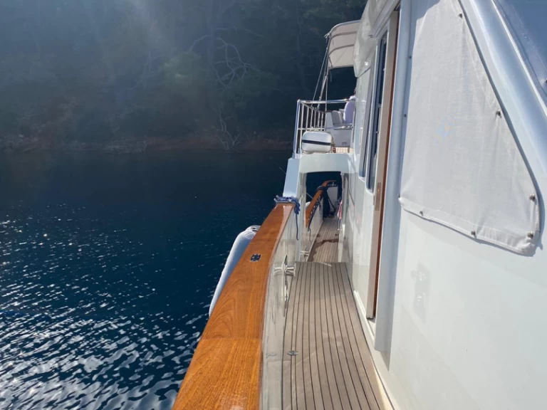 Pronájem Jachta  s licencí