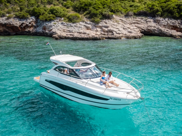 Jeanneau Leader 36 Sportop jednotlivci a charterové společnosti v Dubrovník