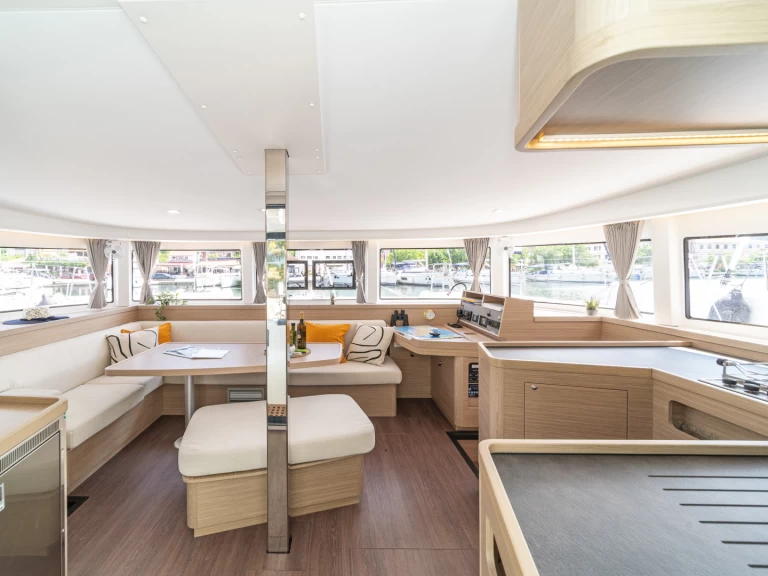 Lagoon Lagoon 42 jednotlivci a charterové společnosti v Skradin