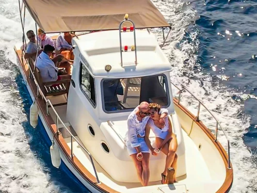 Pronájem Motorová loď Saronic Boats  s licencí