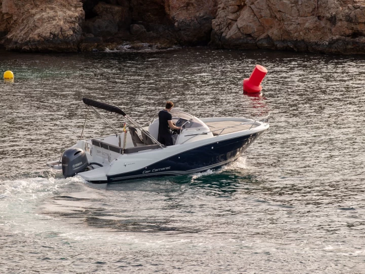 Pronájem jachty v Palma de Mallorca -Jeanneau Cap Camarat 6.5 WA Serie 3 na Samboatu