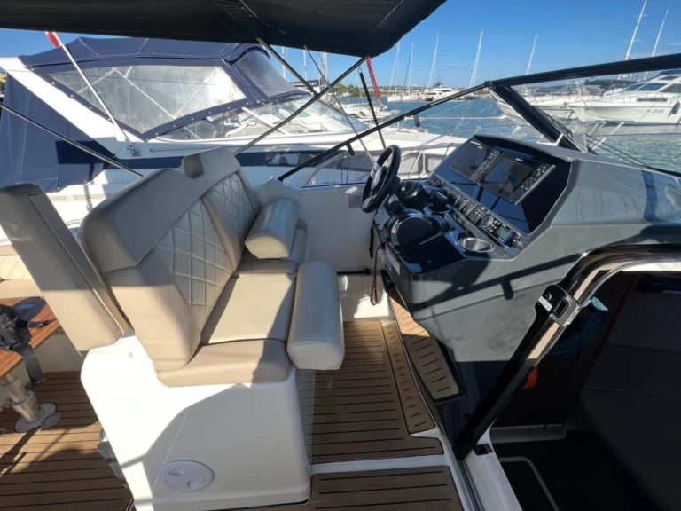 Pronajmout Motorová loď se skipperem či ne Quicksilver v Poreč