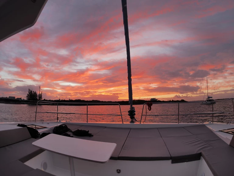 Pronájem jachty v Marsh Harbour -Bali Bali 4.4 na Samboatu