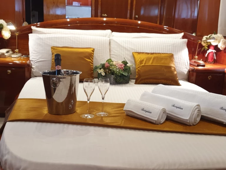 TECNEMA POSILLIPO 60 jednotlivci a charterové společnosti v Porto Turistico Palau