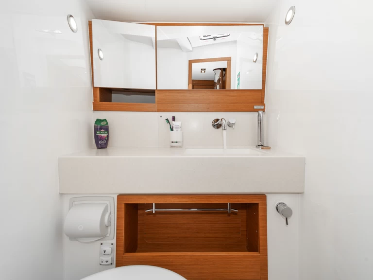 Pronajmout si Dufour Dufour 470 v Skradin