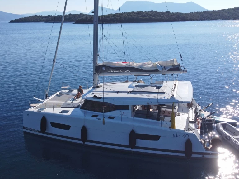 Pronajmout si Fountaine Pajot Isla 40 v Rhodos