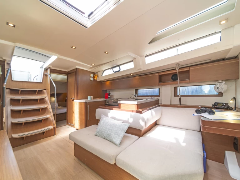 Pronájem Plachetnice Bénéteau s licencí