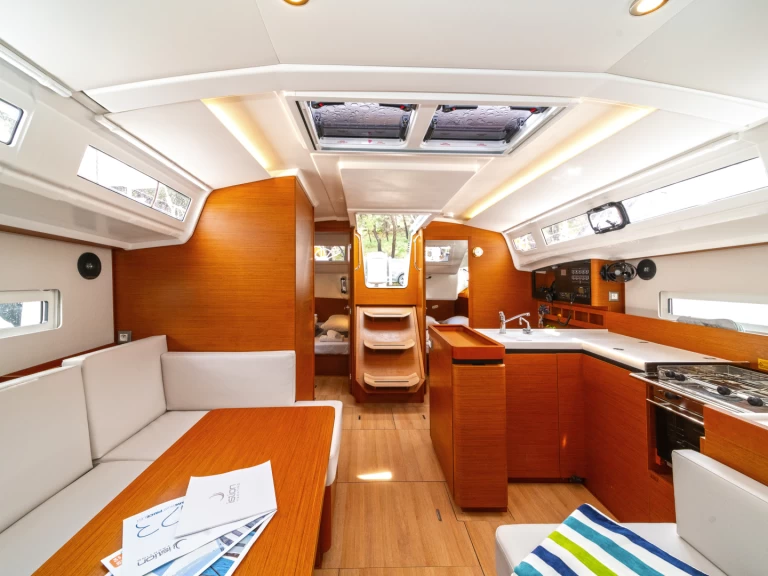 Pronájem Plachetnice Jeanneau s licencí