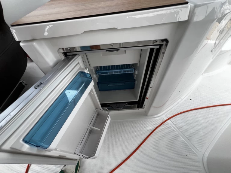 Pronájem Motorová loď Bavaria s licencí