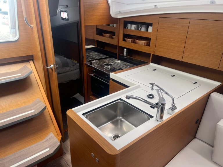 Pronájem lodi Punat lákavé ceny Sun Odyssey 380