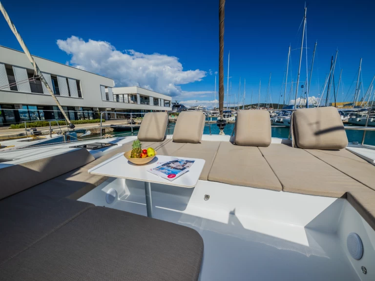 Pronajmout si Bali Bali 4.4 v Donji Seget