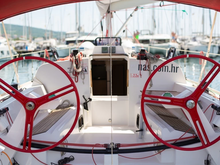 Pronájem lodi Punat lákavé ceny Elan 350 Performance