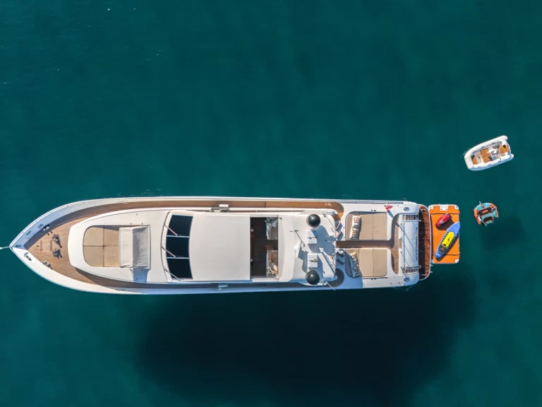 Pronajmout si Leopard Léopard 27 v Saint Raphael