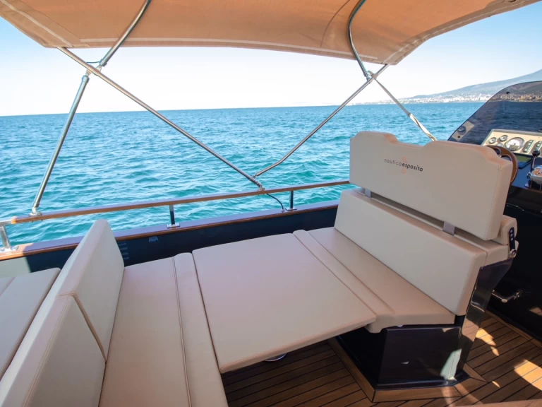 Pronájem lodi Nautica Esposito Positano 32 v Marinella di Sarzana na Samboatu