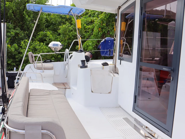 Pronájem lodi Bali Bali Catsmart v Road Town na Samboatu