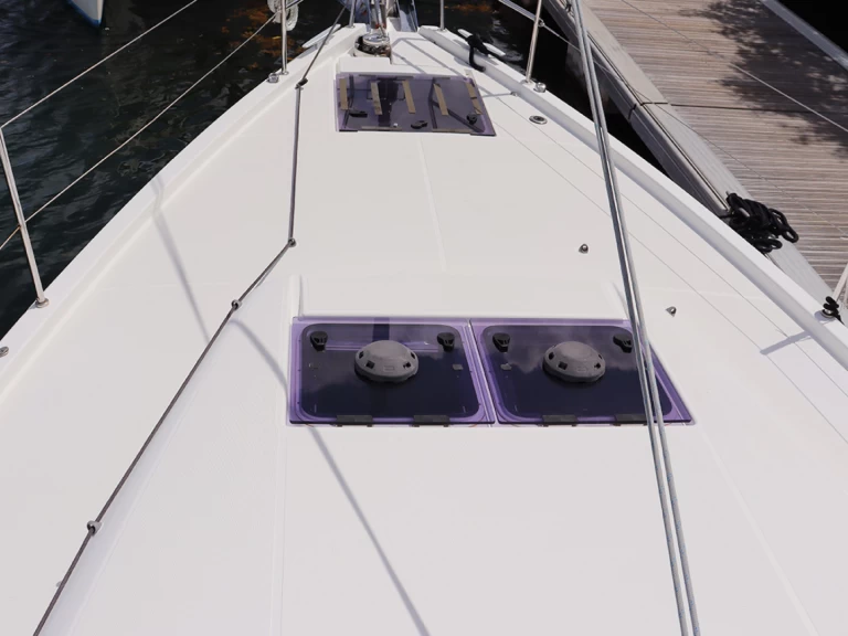 Pronajmout si Jeanneau Sun Loft 47 v Road Town