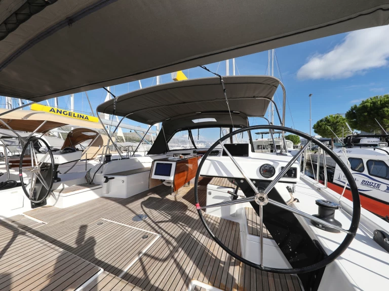 Pronajmout si Dufour Dufour 530 v Trogir