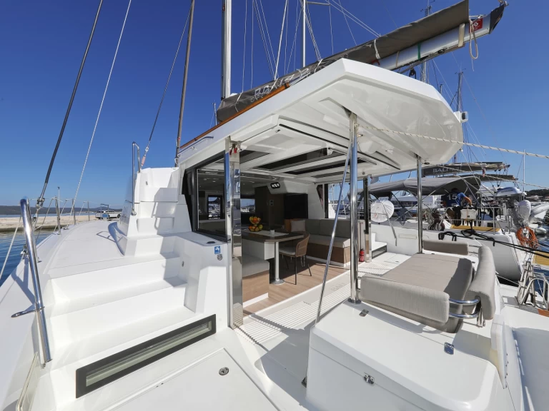 Pronájem lodi Bali Bali 4.2 v Biograd Na Moru na Samboatu