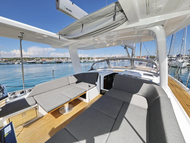 Pronajmout Plachetnice se skipperem či ne Hanse v Biograd Na Moru