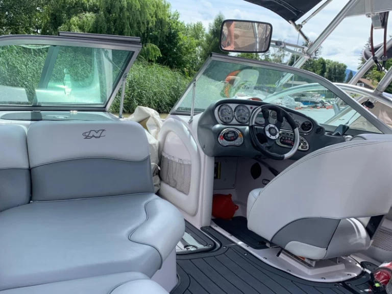 Pronájem Motorová loď Nautique Correct Craft s licencí