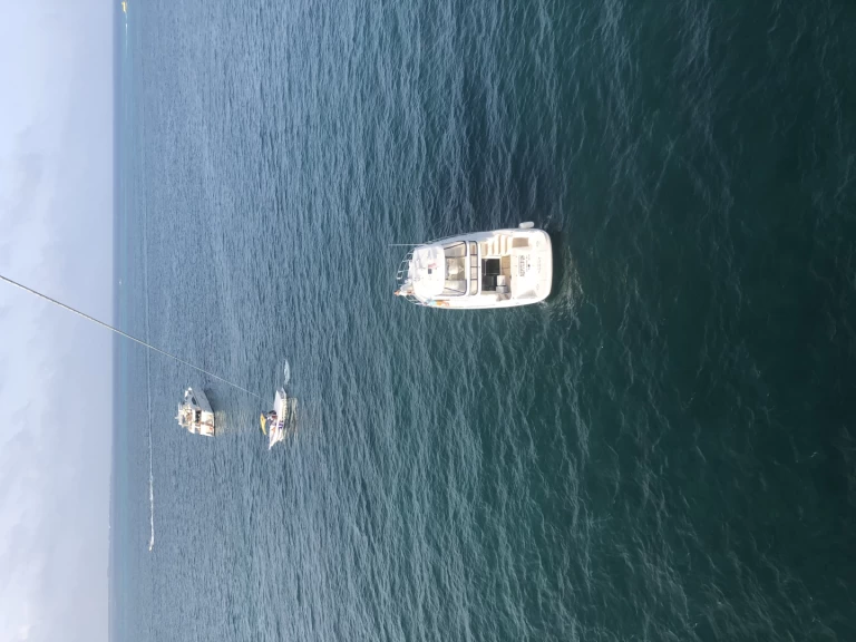 Pronájem lodi Cancún lákavé ceny Sea Ray Flybridge