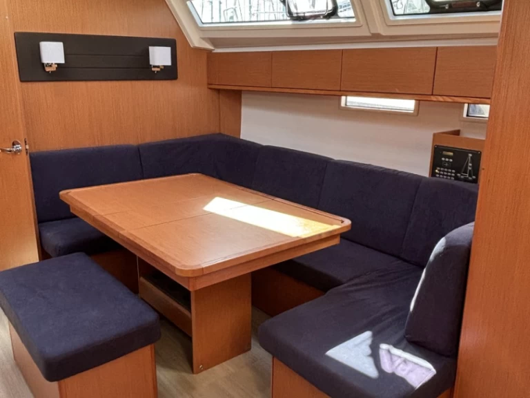 Plachetnice k pronájmu v Pula za nejlepší cenu