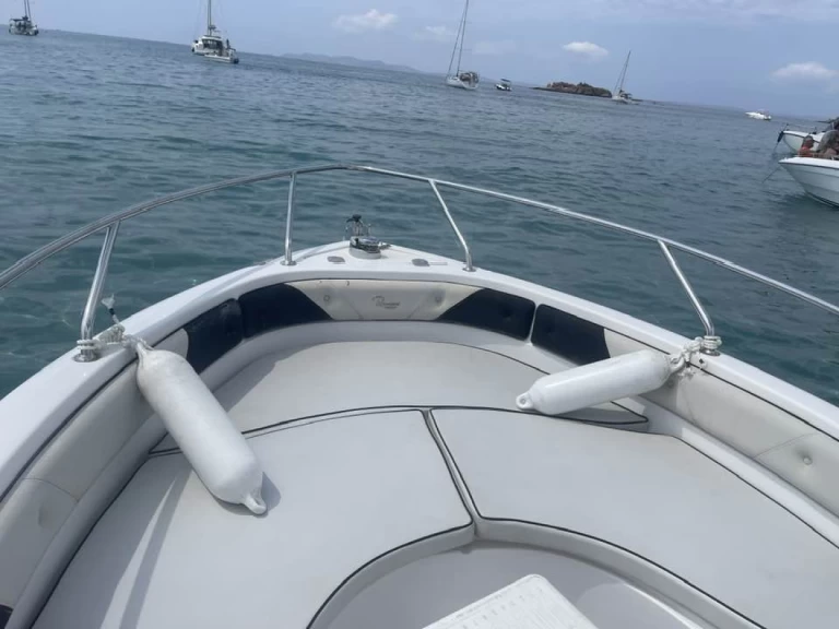 Pronájem lodi Hyeres lákavé ceny Voyager 22