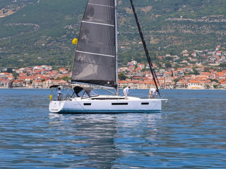Pronájem lodi Kaštela lákavé ceny Sun Odyssey 440