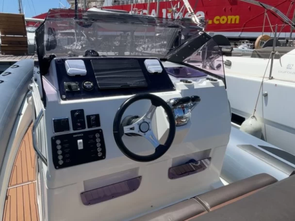 Pronajmout Polotuhá loď se skipperem či ne Brig v Propriano