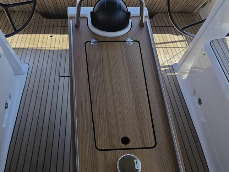 Pronajmout Plachetnice se skipperem či ne Bavaria v Punat