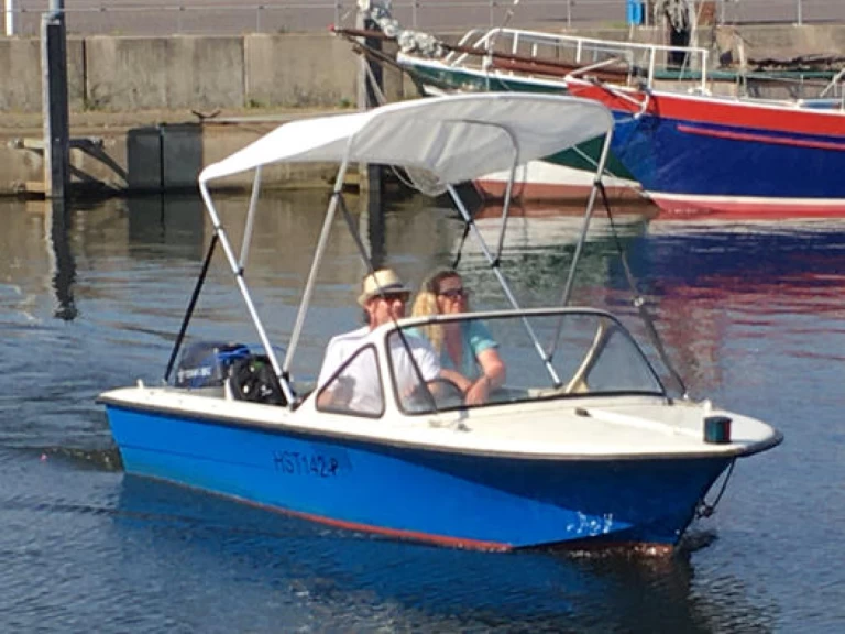 Pronájem lodi Trainer 1 v Rostock na Samboatu