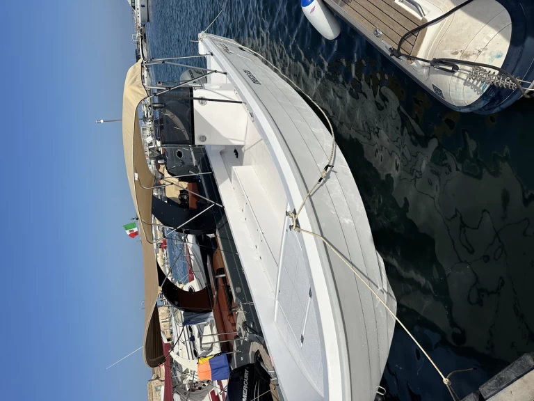 Pronájem jachty v Marzamemi -Conero Breeze 820 na Samboatu