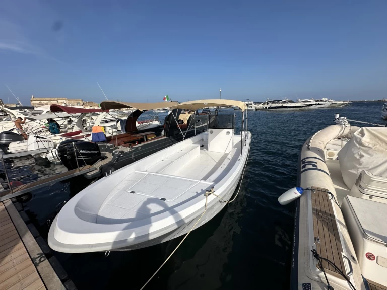 Pronájem lodi Marzamemi lákavé ceny Breeze 820