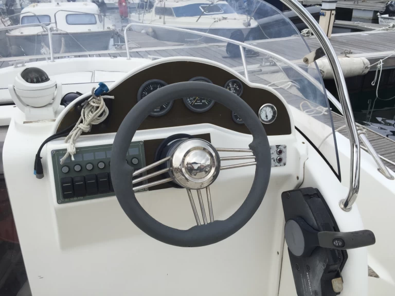 Pronajmout si Pacific Craft Pacific Craft 550 Open v Portvendres