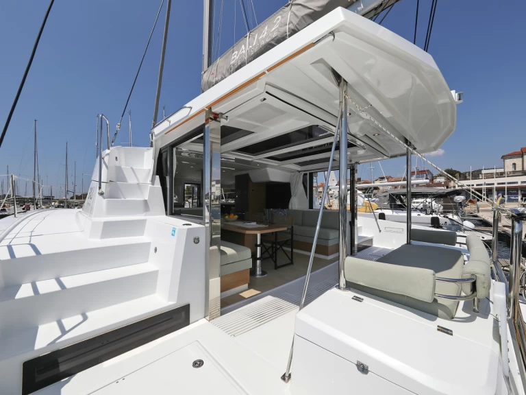 Pronájem Katamarán Bali s licencí