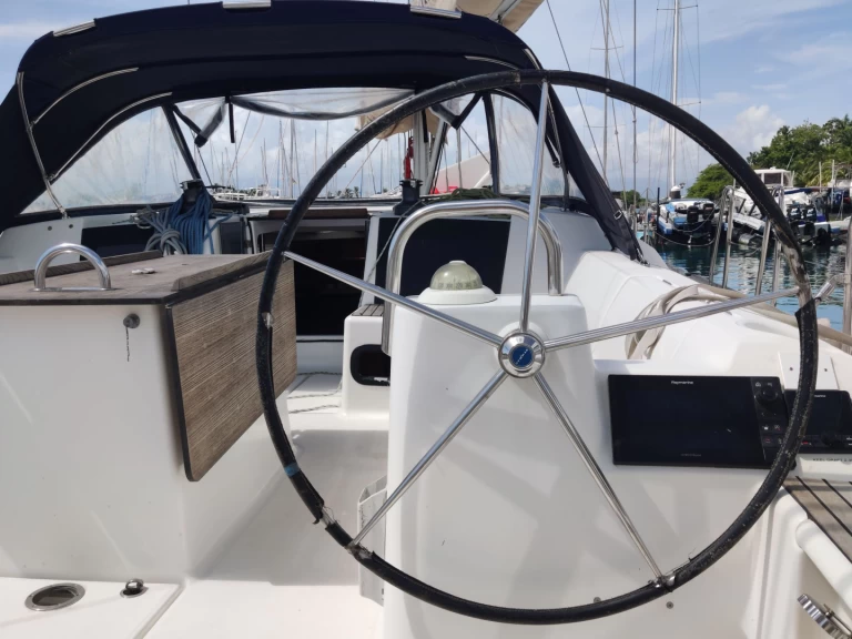 Pronájem lodi Dufour Dufour 500 Grand Large v Anse Marcel na Samboatu