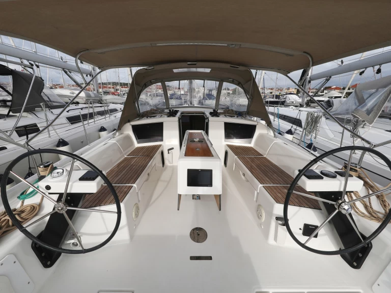 Pronajmout si Dufour Dufour 430 v Šibenik 