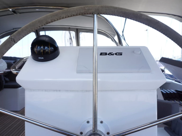 Bavaria Bavaria C50 Style jednotlivci a charterové společnosti v Gouvia