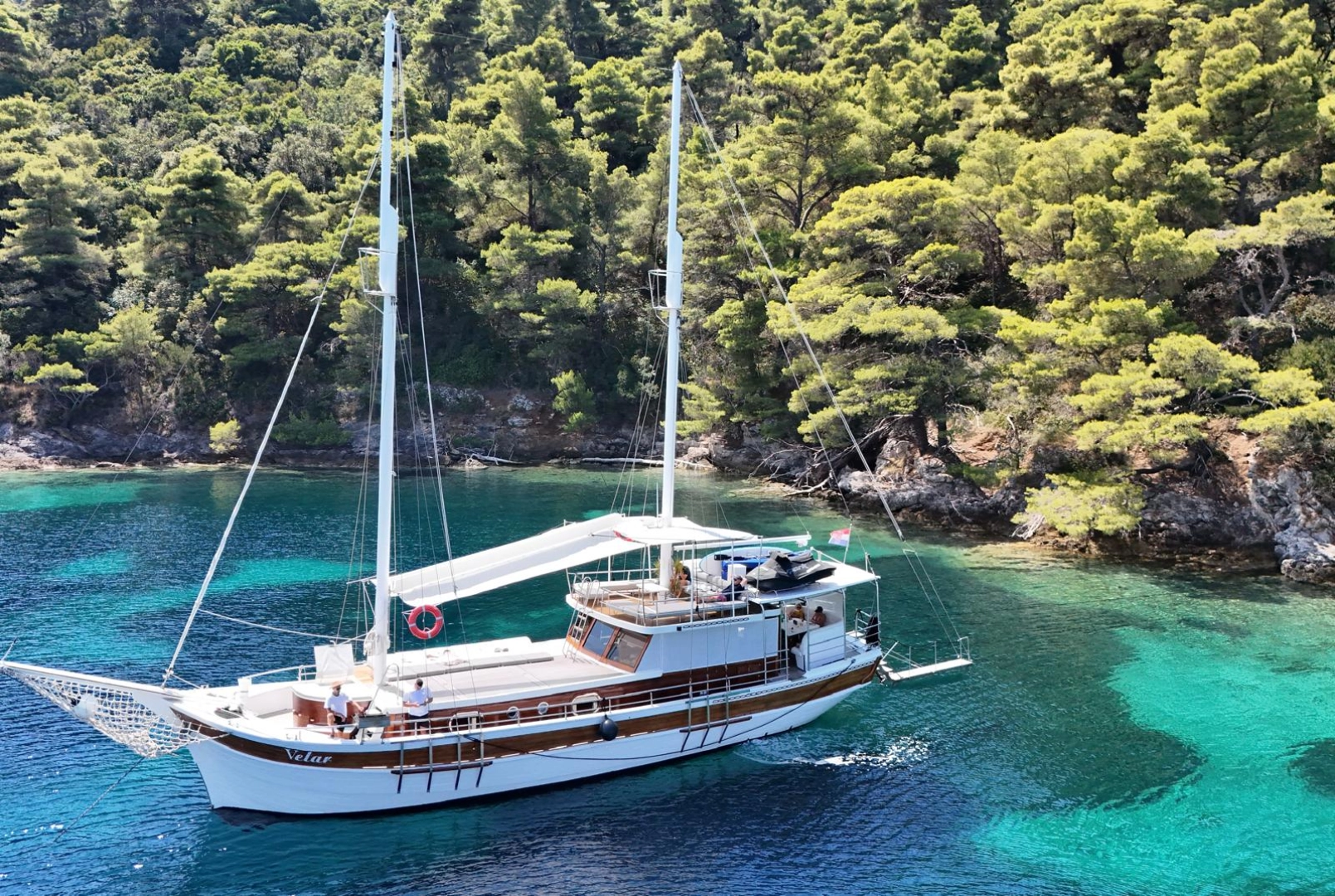 Pronájem lodi Split lákavé ceny 82