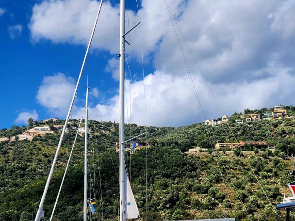 Pronajmout si Hanse Hanse 418 v Nidri